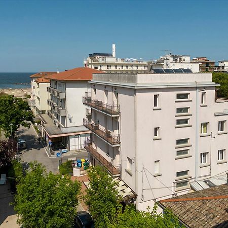 Residence Tre Trilo&Suites Ρίμινι Εξωτερικό φωτογραφία