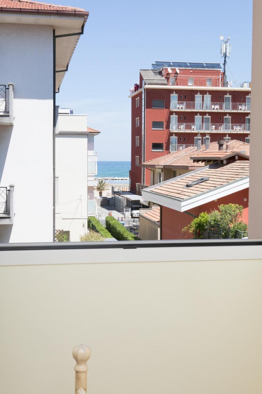 Residence Tre Trilo&Suites Ρίμινι Εξωτερικό φωτογραφία